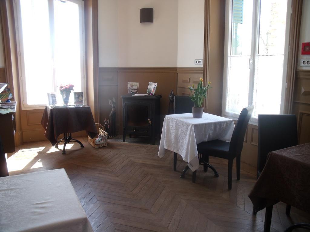 Le Domaine Des Tuileries Guest House Salins Exterior foto
